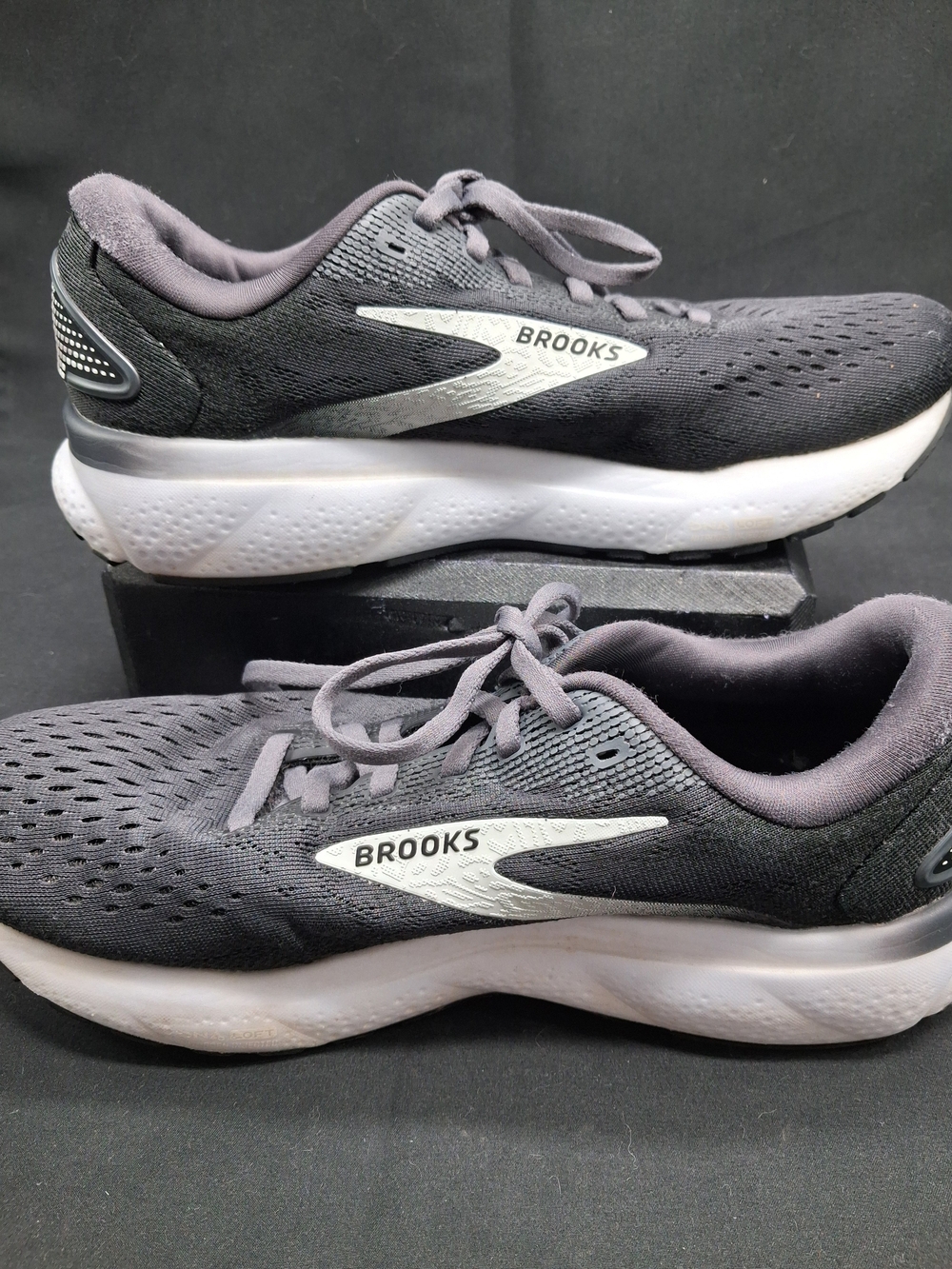 Brooks Women's Black Running Shoes - Lightweight Comfort